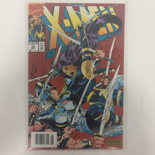 X-Men #32 Newsstand