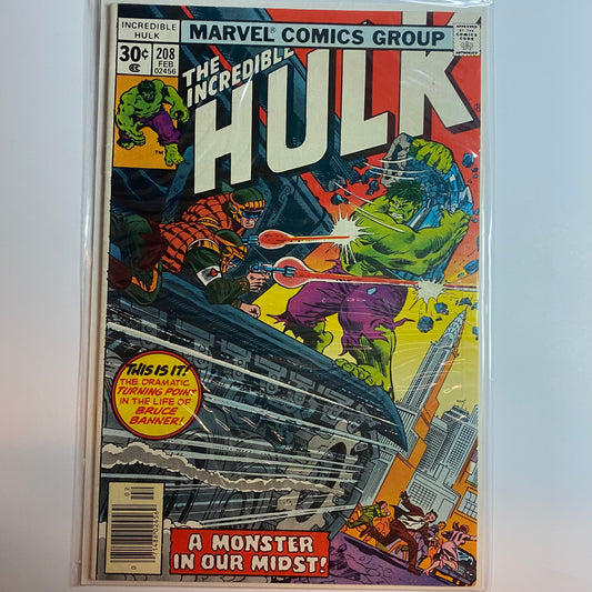 Hulk #208 Newsstand